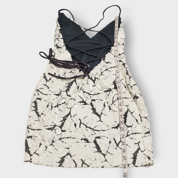 Lucy In The Sky White Black Sequins Abstract Backless Mini Dress Sz Large Party - Picture 11 of 11